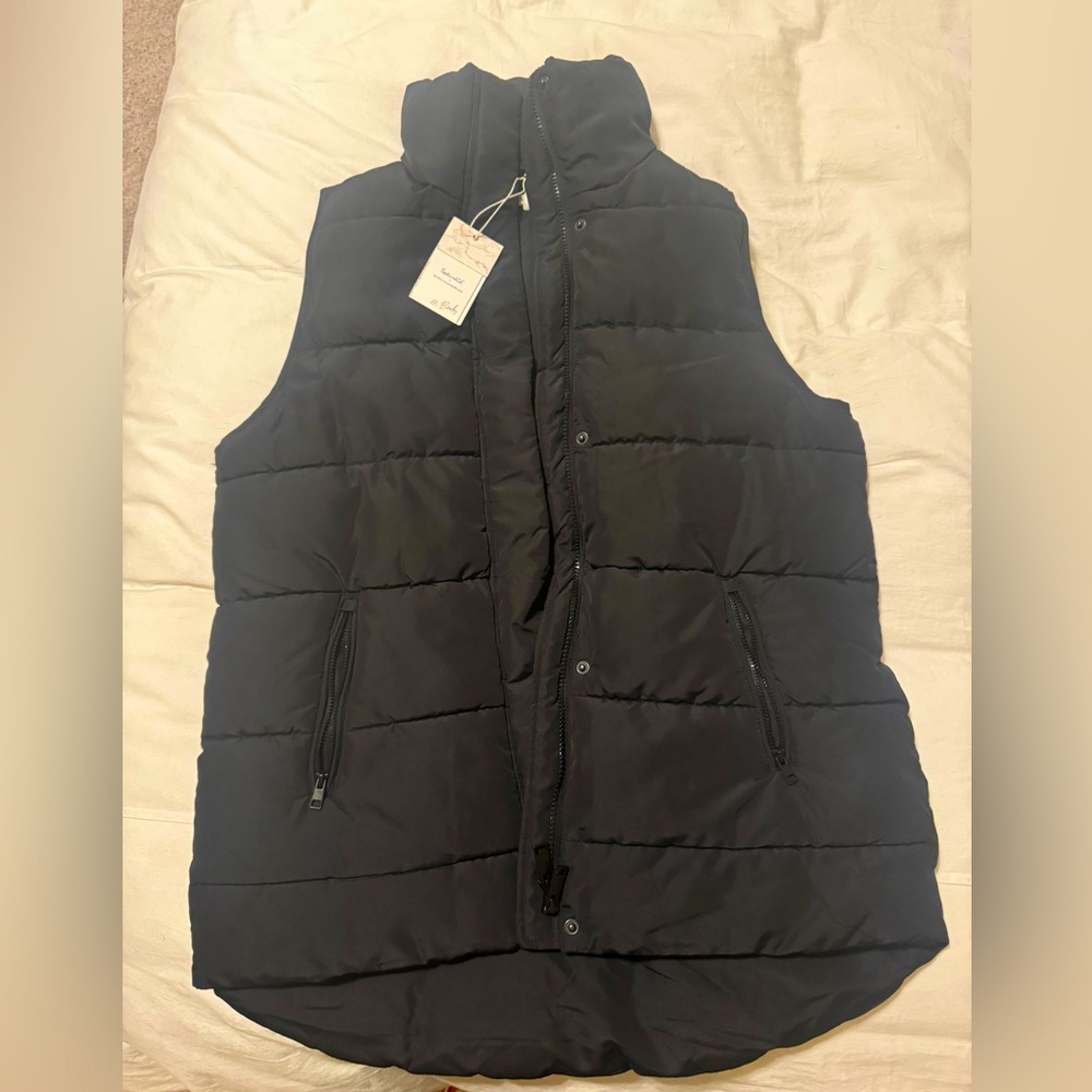 Splendid x Cella Jane Puffer Vest - Medium, Black